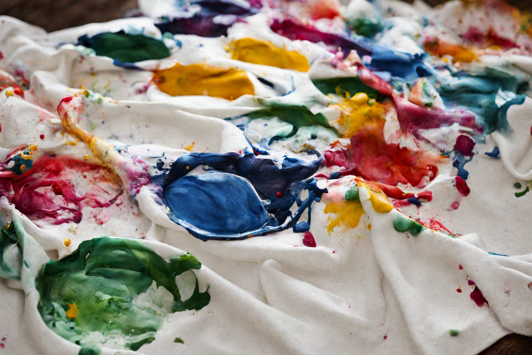壓克力顏料沾到衣服怎麼洗？有四種方法教你怎麼去除How to wash clothes if acrylic paint gets on them? There are four ways to teach you how to remove it